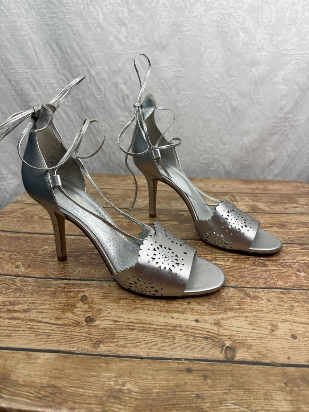 Nine West Silver Metallic Lace Up Stiletto Heels Sandals Open Toe Women’s Sz 10